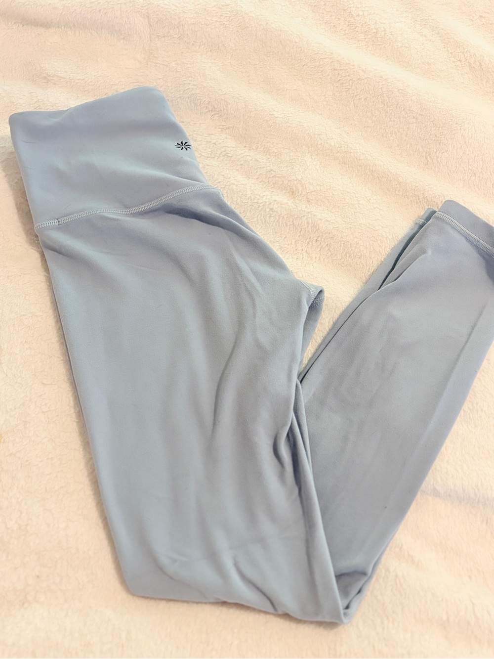 Athleta Ultra High Rise Elation 7/8 tight 🩵❄️
